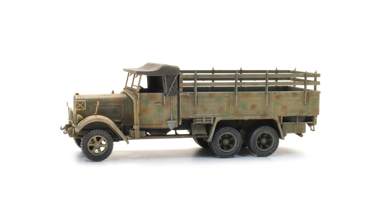 WM Henschel 33 D1 cargo Tarnung